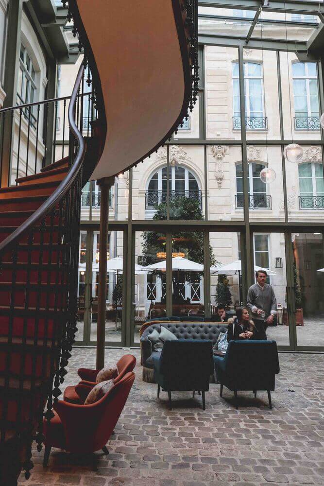 Hoxton Paris - Spiral staircase