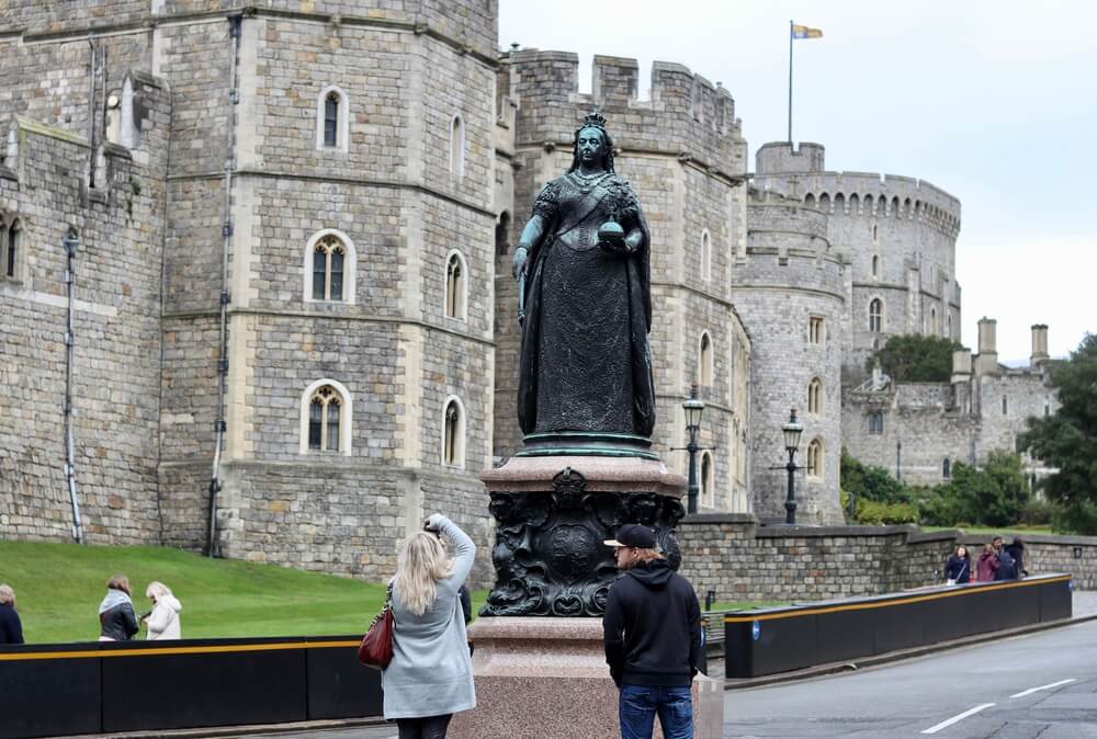 Windsor - Victoria Statue