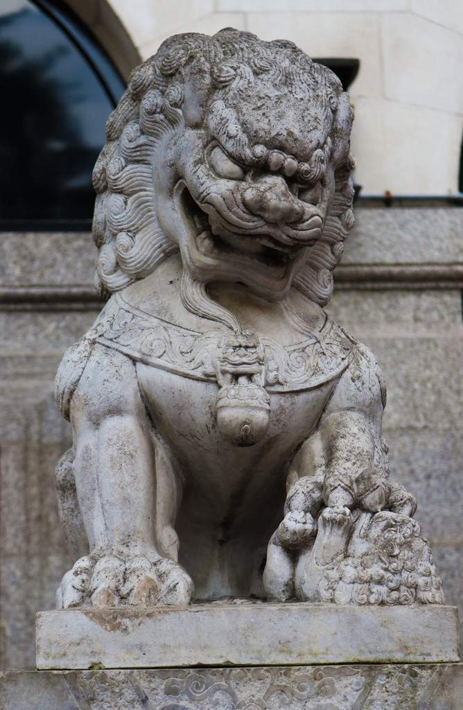 Facts about Soho - Chinatown Dragon Statue